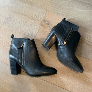 ANTONIO MELANI Black Leather Ankle Booties